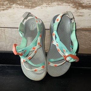 EUC Little girl’s Chaco sandals size 12